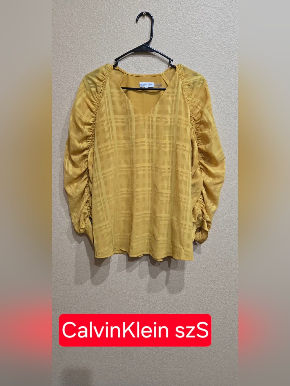 Calvin Klein Women's Yellow Ruched Sleeve V-Neck Top